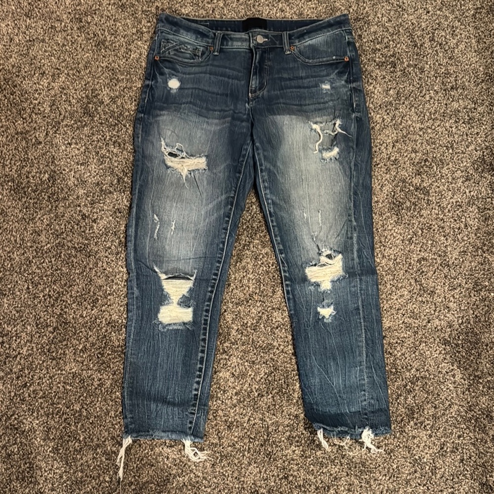 Buckle Black destructed jeans fit 53 size 29 x 27